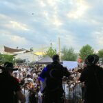 Aproape 40 de grade pe scenă. Și totuși, satul a cântat trei zile la Festivalul Familiei „Rădăcini și Aripi” de la Orlești